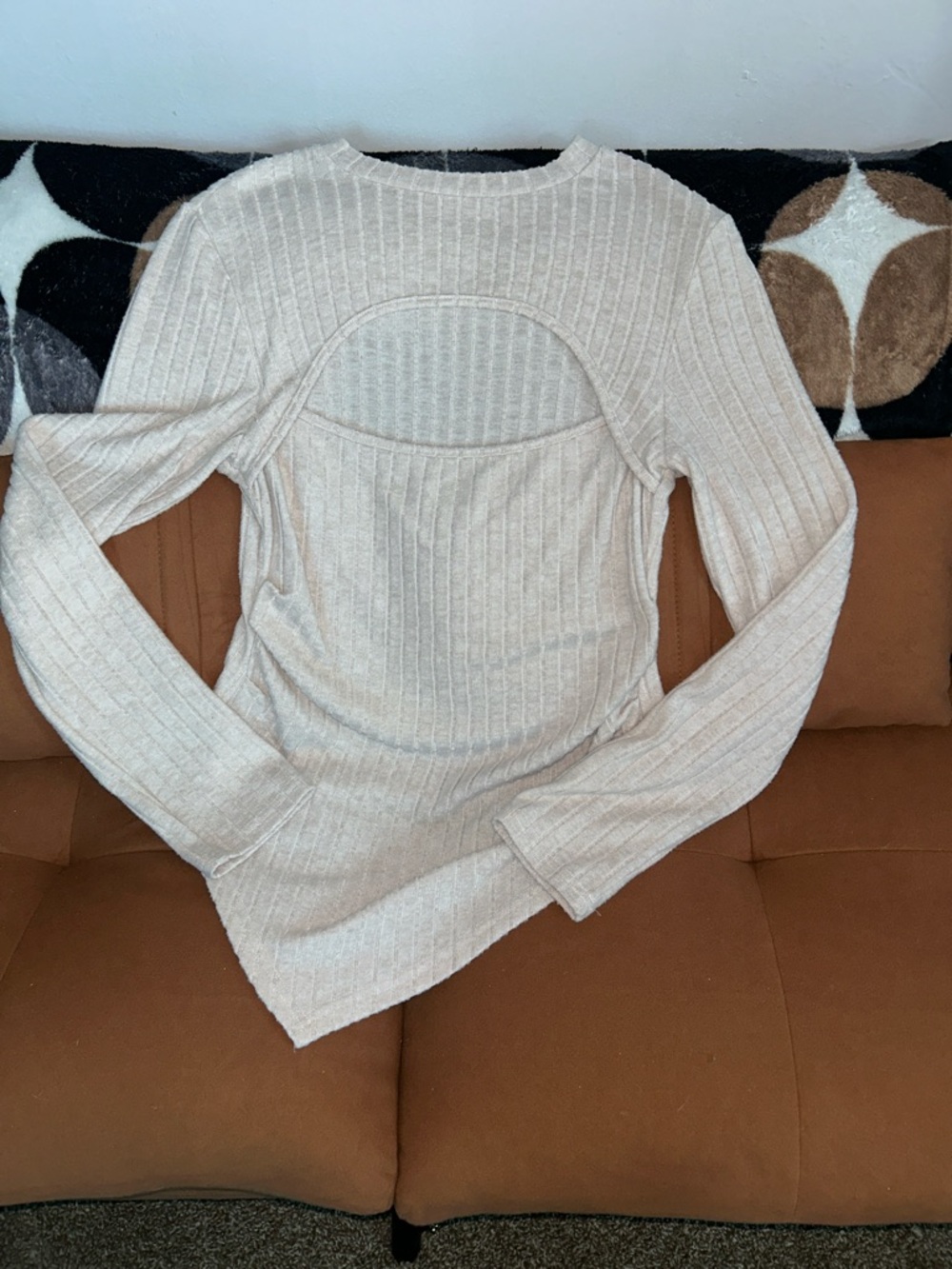 Women’s Ribbed Long-Sleeve Cutout Top in Cream